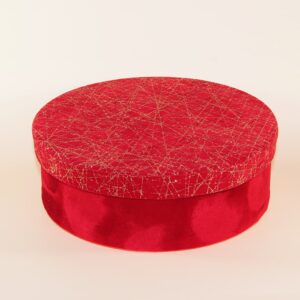 kırmızı kumaş desenli yuvarlak kutu