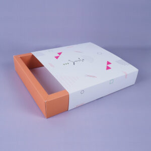 Renkli Duvarlı Kutu